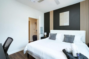 1BR Escape March Madness Alamodome Free Parking
